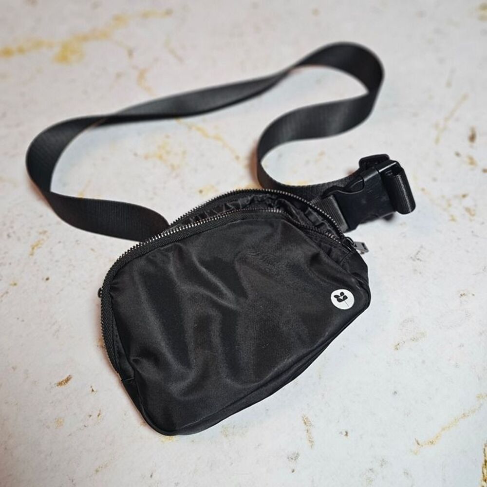 Red Aspen Black Fanny Pack Belt Bag Zippered Crossbody Business Swag On-the-Go